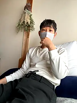 tom19899q online show from November 18, 1:22 am