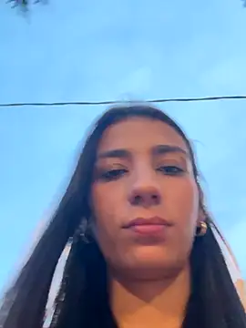 -juicy  online show from November 9, 10:30 pm