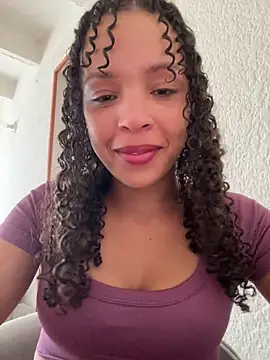 Yasmin777  online show from February 16, 8:05 pm