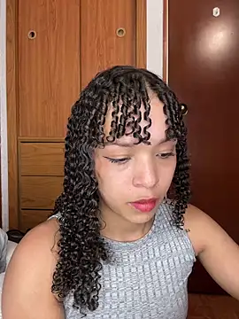 Yasmin777  online show from March 22, 9:40 pm