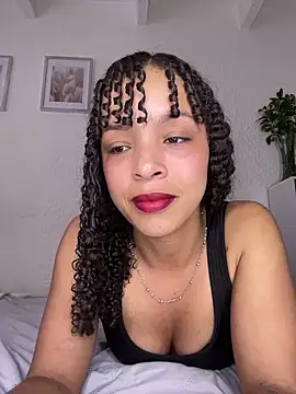 Yasmin777  online show from May 30, 9:01 pm