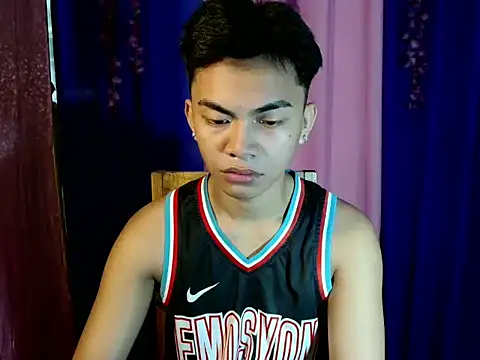 Snapshot of urguy_marco chatting on September 29, 1:11 am urguy marco online show from September 29, 1:11 am
