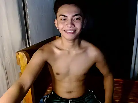 Snapshot of urguy_marco chatting on October 14, 4:02 am urguy marco online show from October 14, 4:02 am