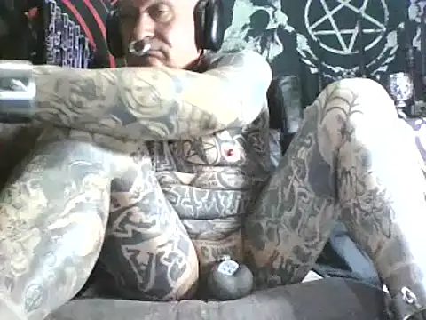 Snapshot of object857 chatting on October 18, 5:46 pm object857 online show from October 18, 5:46 pm