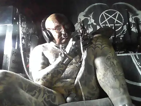 Snapshot of object857 chatting on November 9, 5:00 pm object857 online show from November 9, 5:00 pm