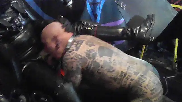 Snapshot of object857 chatting on February 1, 3:32 pm object857 online show from February 1, 3:32 pm