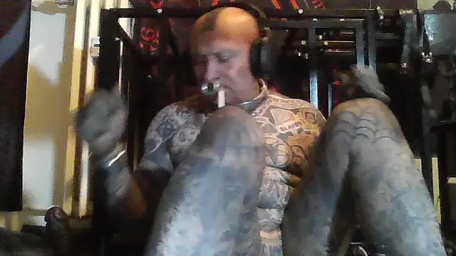 Snapshot of object857 chatting on February 4, 8:36 pm object857 online show from February 4, 8:36 pm