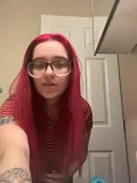 MommaBigTits24 online show from March 13, 7:09 pm