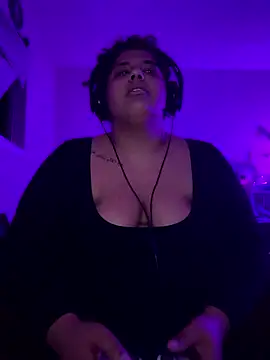 Snapshot of 1n0nlythroat chatting on January 17, 9:03 am 1n0nlythroat online show from January 17, 9:03 am