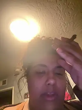 Snapshot of 1n0nlythroat chatting on January 17, 10:35 pm 1n0nlythroat online show from January 17, 10:35 pm