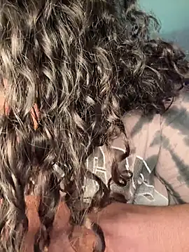 Snapshot of 1n0nlythroat chatting on February 23, 8:50 pm 1n0nlythroat online show from February 23, 8:50 pm