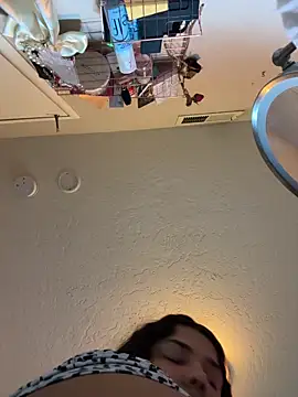 Snapshot of 1n0nlythroat chatting on March 2, 8:26 pm 1n0nlythroat online show from March 2, 8:26 pm