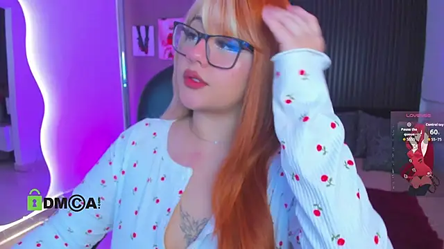 Snapshot of Dulcerose_01 chatting on May 19, 8:48 pm Dulcerose 01 online show from May 19, 8:48 pm