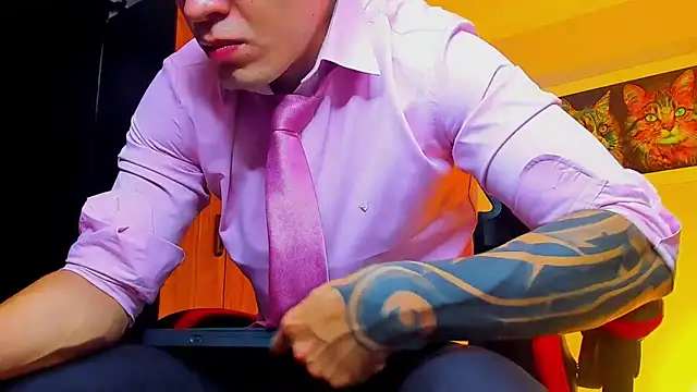 ALPHA DOMINUS  online show from October 7, 3:14 am