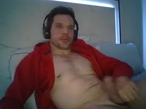 Snapshot of cloudsnfun chatting on April 11, 10:08 am cloudsnfun online show from April 11, 10:08 am