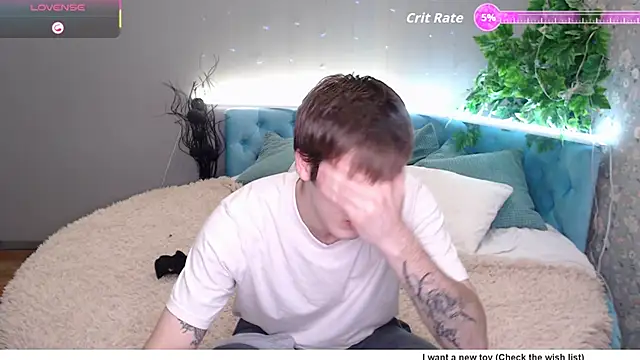 Snapshot of KiskaKurt chatting on September 24, 8:12 pm KiskaKurt online show from September 24, 8:12 pm