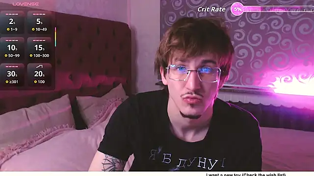 Snapshot of KiskaKurt chatting on November 20, 1:50 am KiskaKurt online show from November 20, 1:50 am