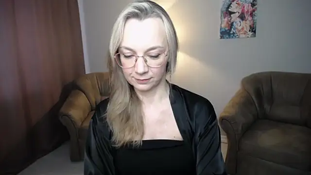 Snapshot of Ava_Elior chatting on July 6, 11:40 am Ava Elior online show from July 6, 11:40 am