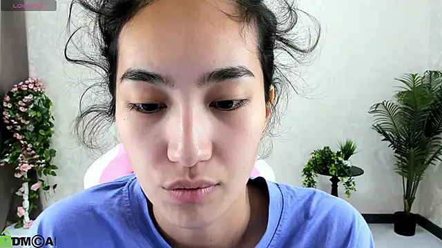 Snapshot of FlirtyAura chatting on October 21, 2:01 am FlirtyAura online show from October 21, 2:01 am