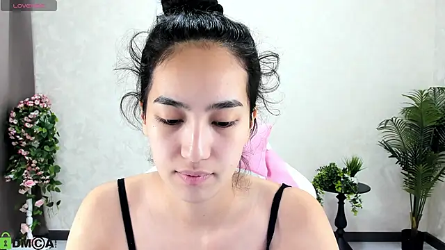 Snapshot of FlirtyAura chatting on October 22, 2:56 am FlirtyAura online show from October 22, 2:56 am