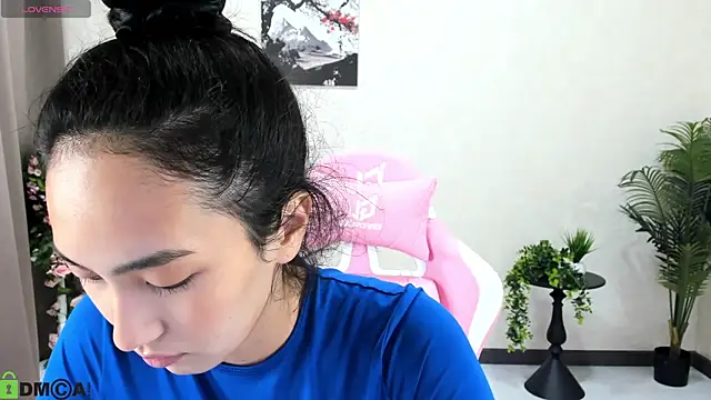 Snapshot of FlirtyAura chatting on October 23, 2:44 am FlirtyAura online show from October 23, 2:44 am