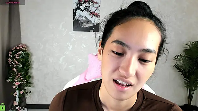 Snapshot of FlirtyAura chatting on November 3, 3:52 am FlirtyAura online show from November 3, 3:52 am