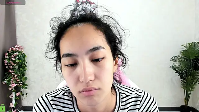 Snapshot of FlirtyAura chatting on November 5, 1:49 am FlirtyAura online show from November 5, 1:49 am