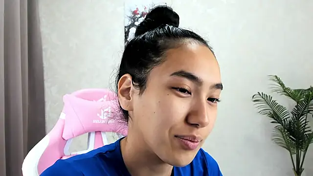 Snapshot of FlirtyAura chatting on November 11, 2:55 am FlirtyAura online show from November 11, 2:55 am