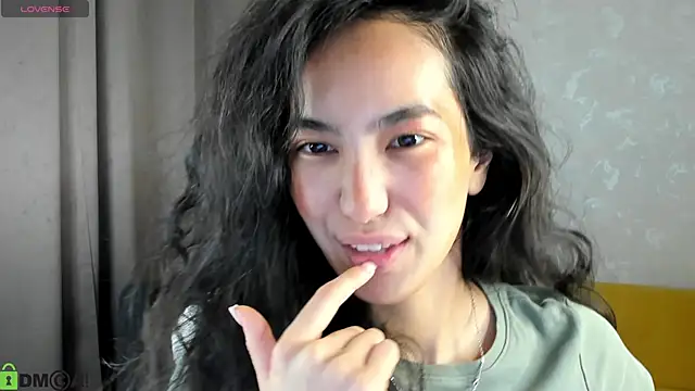 FlirtyAura online show from December 15, 3:44 am