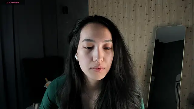 FlirtyAura online show from April 18, 1:31 am