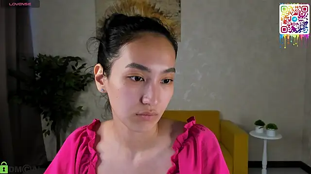 Snapshot of FlirtyAura chatting on May 5, 11:40 am FlirtyAura online show from May 5, 11:40 am