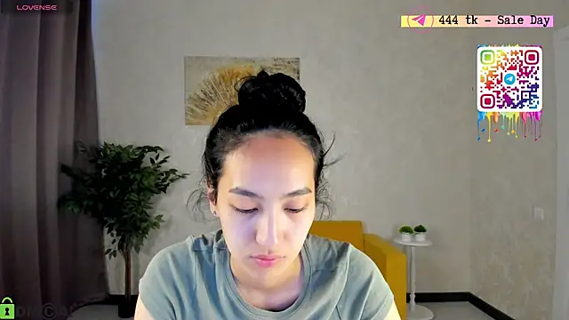 Snapshot of FlirtyAura chatting on May 19, 3:46 am FlirtyAura online show from May 19, 3:46 am
