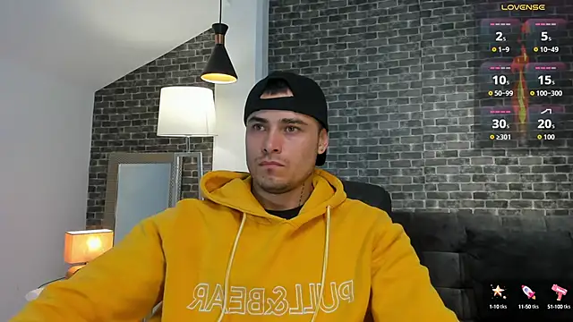 connorsmiith online show from October 14, 12:06 pm