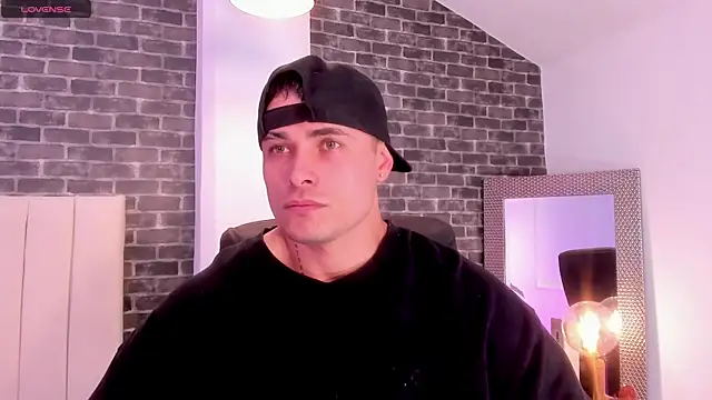 connorsmiith online show from March 24, 11:59 am