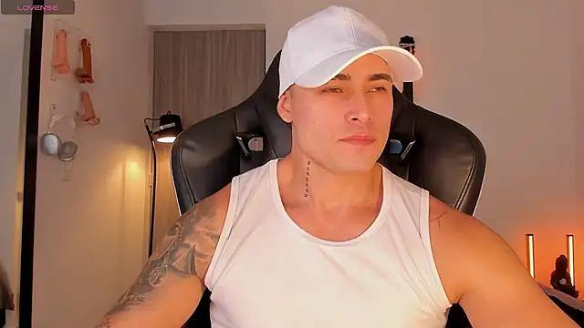 Snapshot of connorsmiith chatting on July 13, 7:27 pm connorsmiith online show from July 13, 7:27 pm