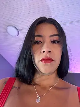 BellaFernandez   online show from April 8, 1:11 pm