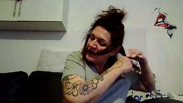 RubyyRosee online show from May 20, 5:35 am