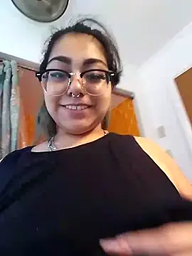 Lovelyrainn online show from October 6, 1:41 pm