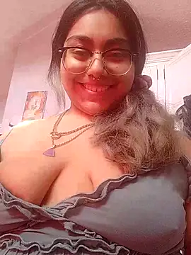 Lovelyrainn online show from November 14, 5:44 pm