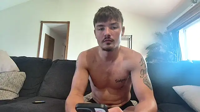 derekmontana2 online show from August 4, 10:56 pm
