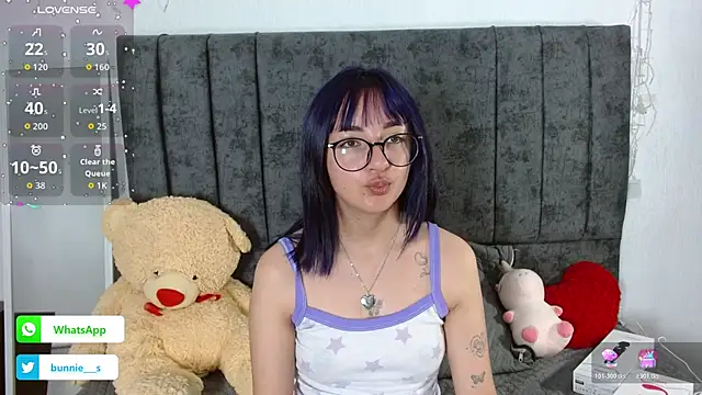 Littlee Bunny  online show from November 4, 10:36 am