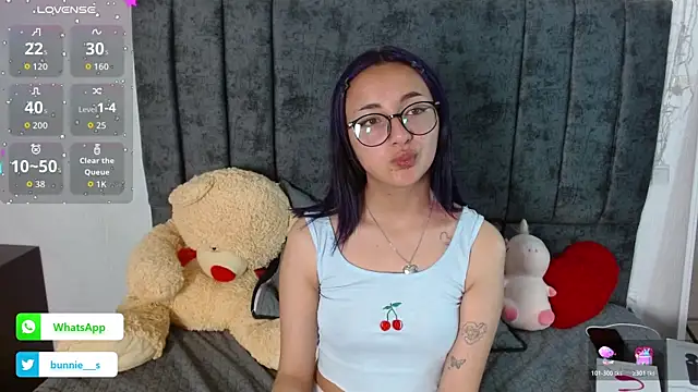 Littlee Bunny  online show from November 8, 11:10 am