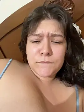 Snapshot of dahianna17 chatting on January 15, 4:17 am dahianna17 online show from January 15, 4:17 am