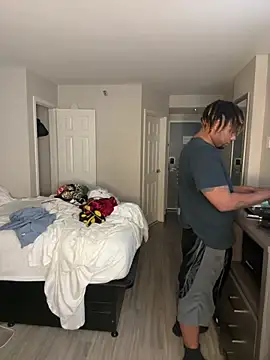 Snapshot of BigMfLuther chatting on December 22, 5:15 am BigMfLuther online show from December 22, 5:15 am