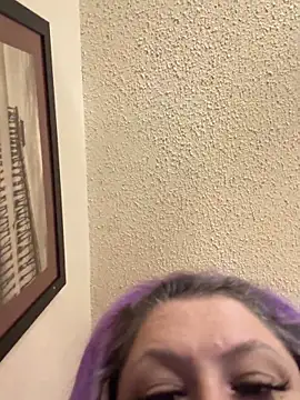 Snapshot of BigMfLuther chatting on April 6, 6:03 am BigMfLuther online show from April 6, 6:03 am