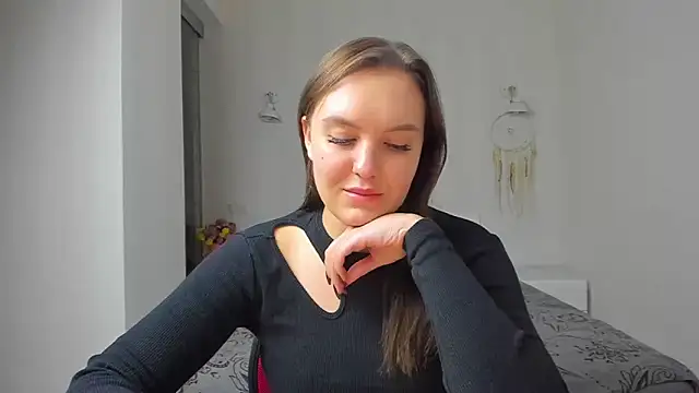 EmmaNorman online show from November 5, 4:18 pm