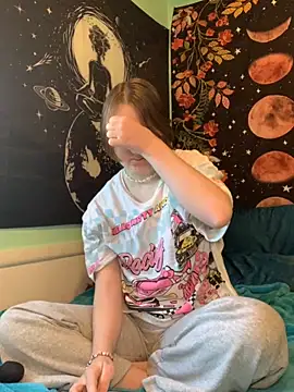 angelbliss10100 online show from December 4, 3:32 pm