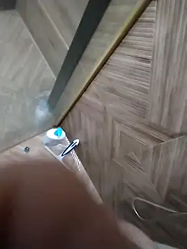 Snapshot of Pio185 chatting on November 8, 5:12 pm Pio185 online show from November 8, 5:12 pm