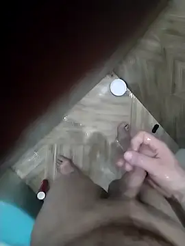 Snapshot of Pio185 chatting on November 10, 5:23 pm Pio185 online show from November 10, 5:23 pm