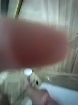 Snapshot of Pio185 chatting on November 27, 10:12 pm Pio185 online show from November 27, 10:12 pm